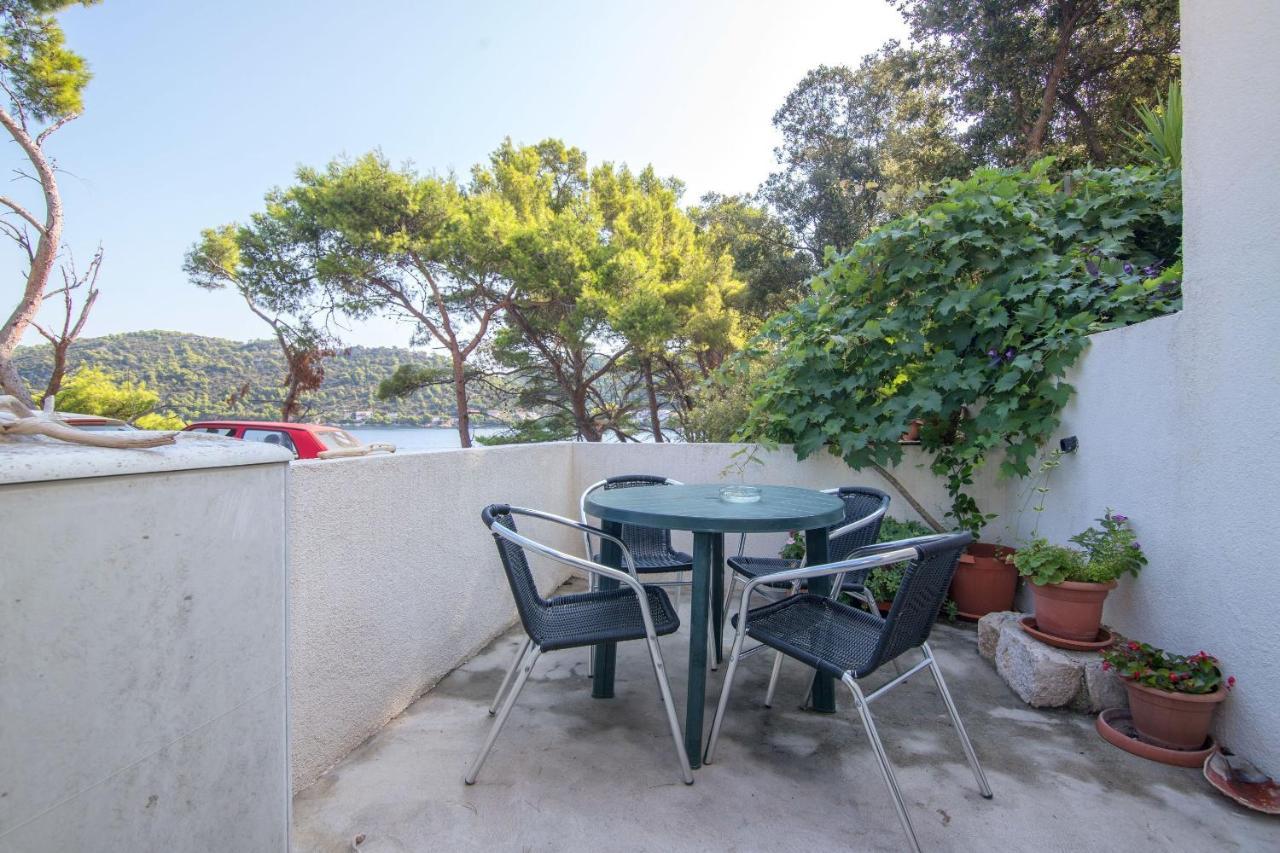 Apartments Luka Uble Exterior foto