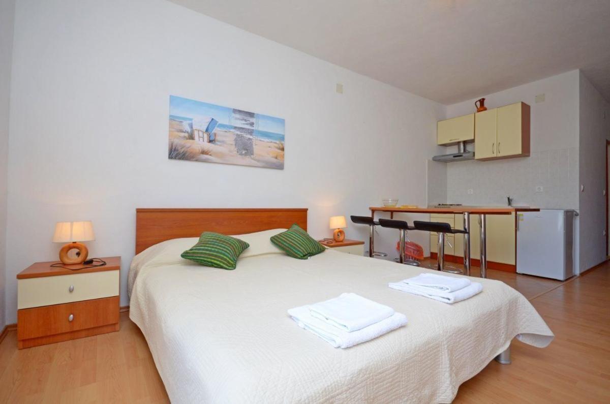Apartments Luka Uble Exterior foto