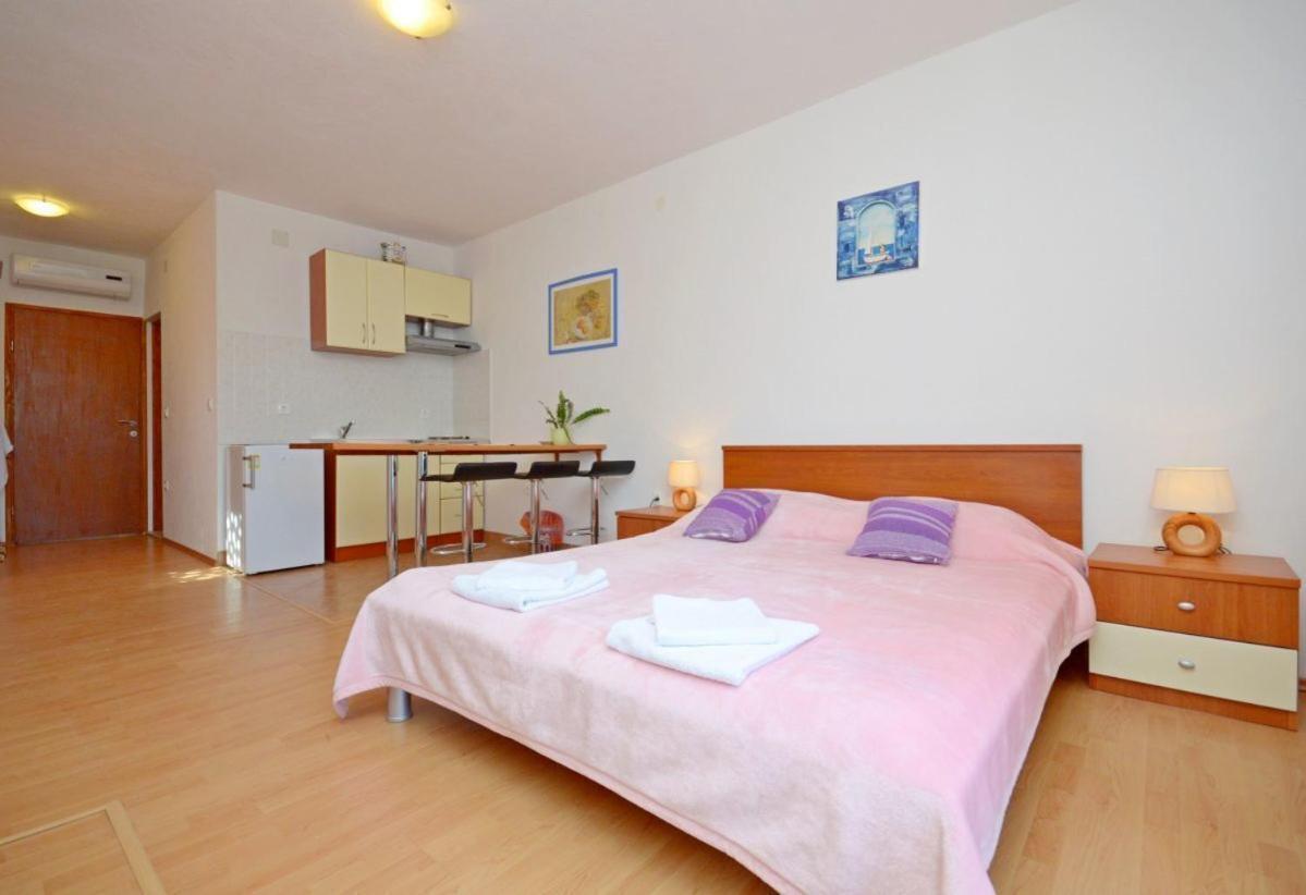 Apartments Luka Uble Exterior foto